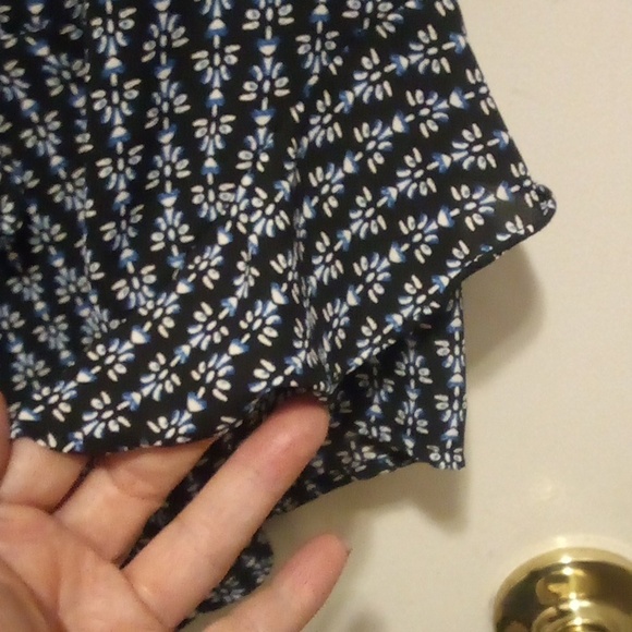 Worthington Floral Abstracted Wrapped Mid Sleeve Ruffled Wrap Top - Size Medium - Picture 6 of 8